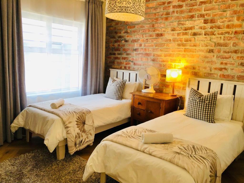 Self Catering Apartment - ดิ เคลเดอร์ส ภายนอก รูปภาพ